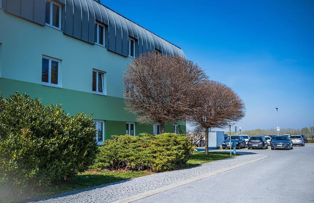 Lifehotel Vienna Airport-1